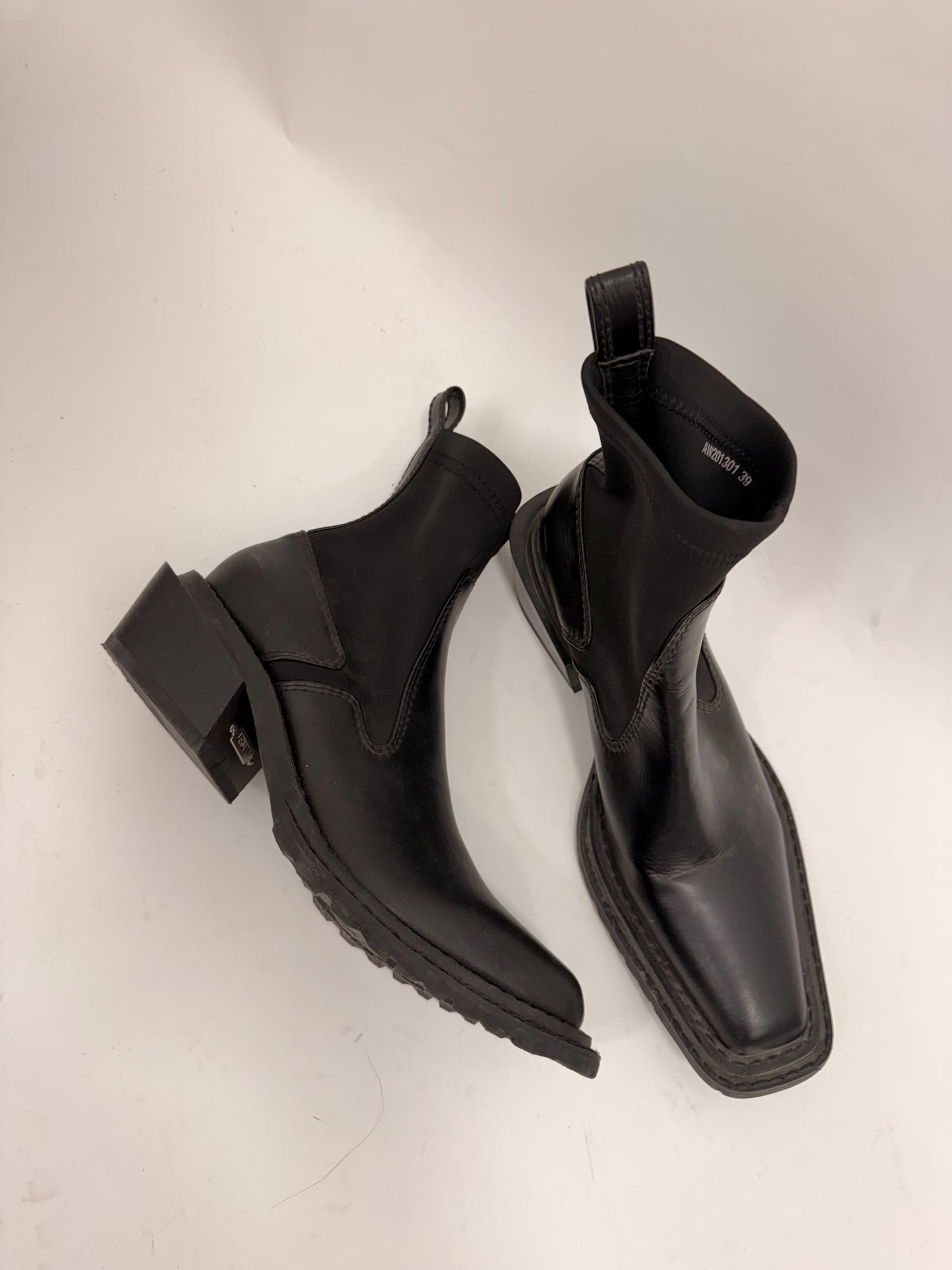 Hitch Boots (Matt Black with Bag)