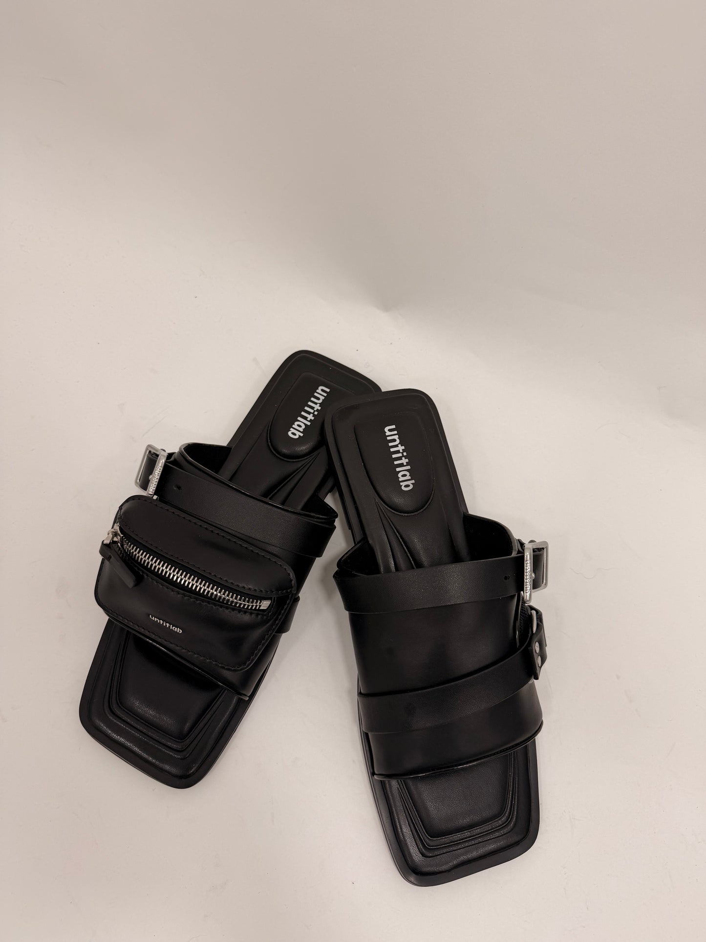 Reel Sandals (Black Bag Belts）