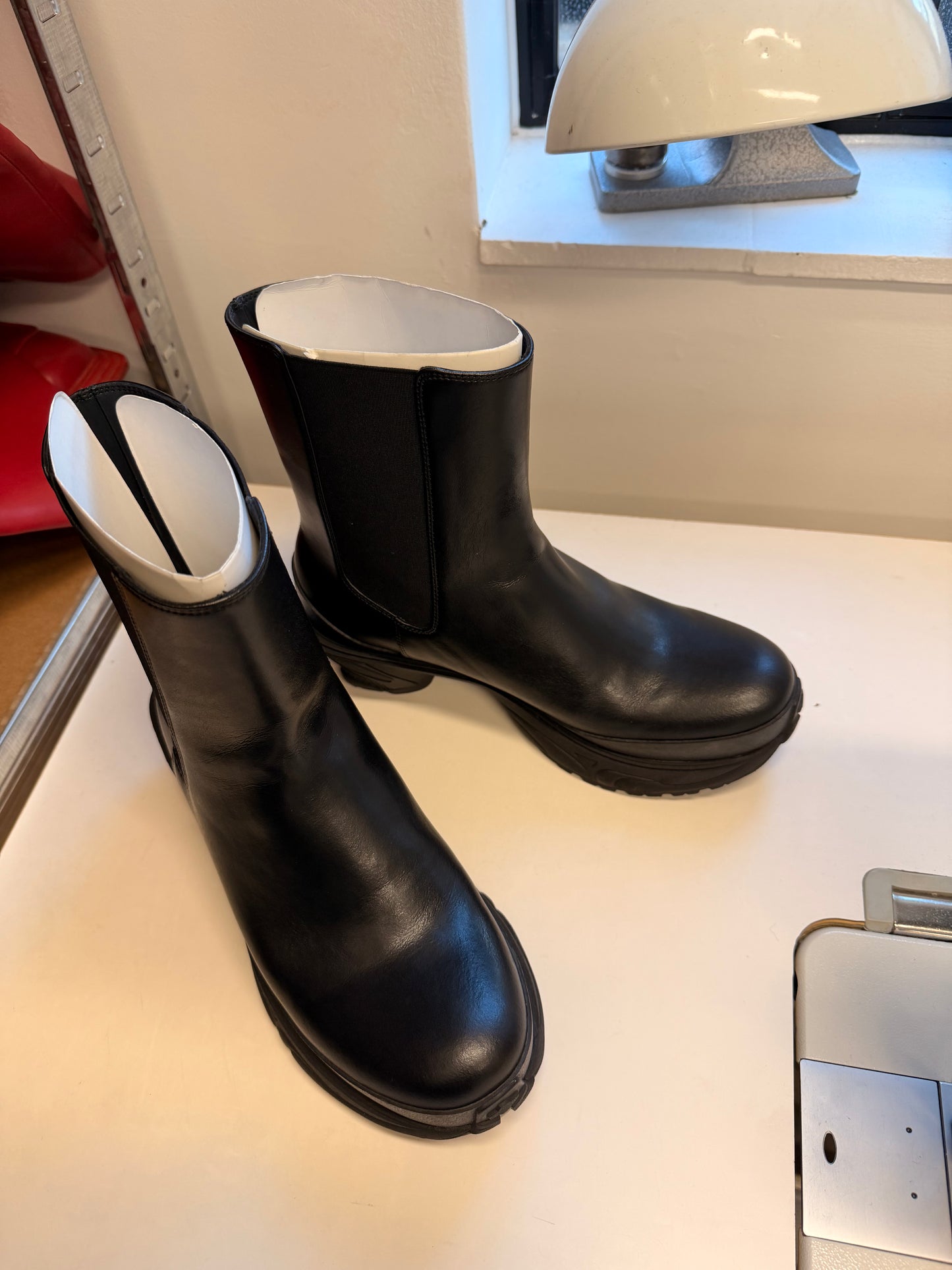 Vertigo Heel Boots (Black)